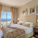 Stylish With Balcony And Amazing Views Over And The Sea Apartament Funchal (Madeira)