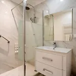 Stylish With Balcony And Amazing Views Over And The Sea Funchal (Madeira)