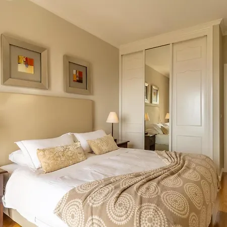 アパート Stylish With Balcony And Amazing Views Over And The Sea *