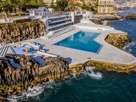 アパート Stylish With Balcony And Amazing Views Over And The Sea *