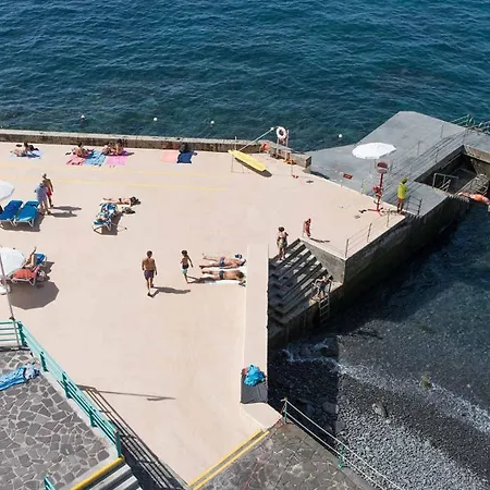 アパート Stylish With Balcony And Amazing Views Over And The Sea *