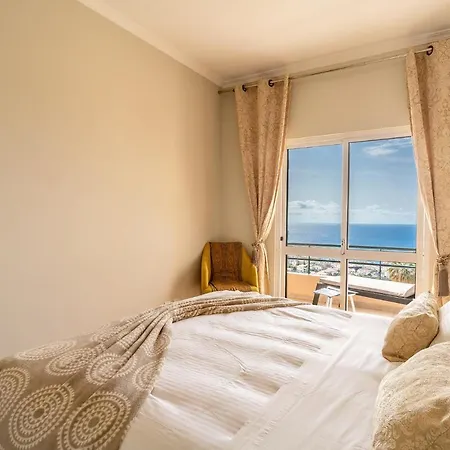 Stylish With Balcony And Amazing Views Over And The Sea * 푼샬