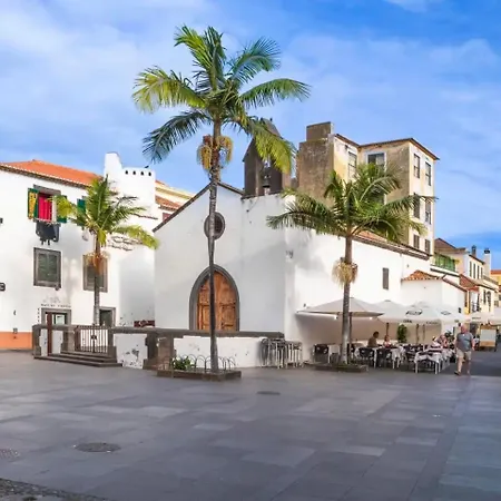 Stylish With Balcony And Amazing Views Over And The Sea