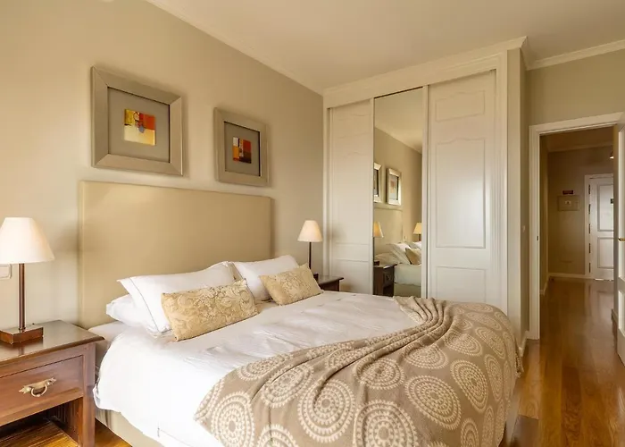 Apartman Stylish With Balcony And Amazing Views Over And The Sea *