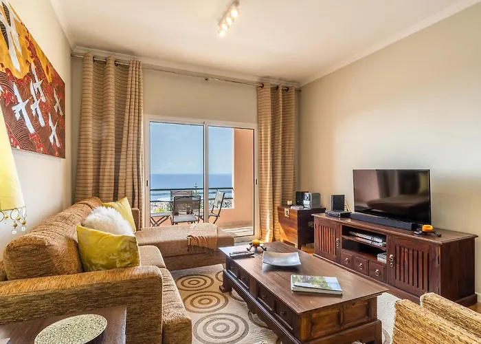 Apartman Stylish With Balcony And Amazing Views Over And The Sea *