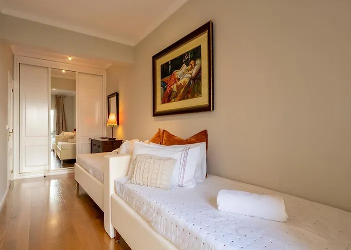 Stylish With Balcony And Amazing Views Over And The Sea Apartman