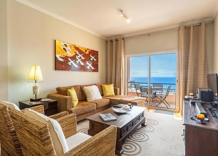 Stylish With Balcony And Amazing Views Over And The Sea Funchal