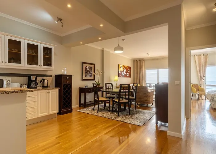 Stylish With Balcony And Amazing Views Over And The Sea *
