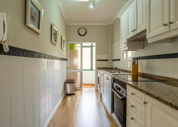 Apartamento Stylish With Balcony And Amazing Views Over And The Sea