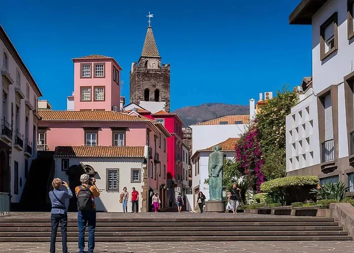 Stylish With Balcony And Amazing Views Over And The Sea Funchal