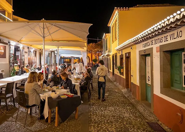 Stylish With Balcony And Amazing Views Over And The Sea * Funchal